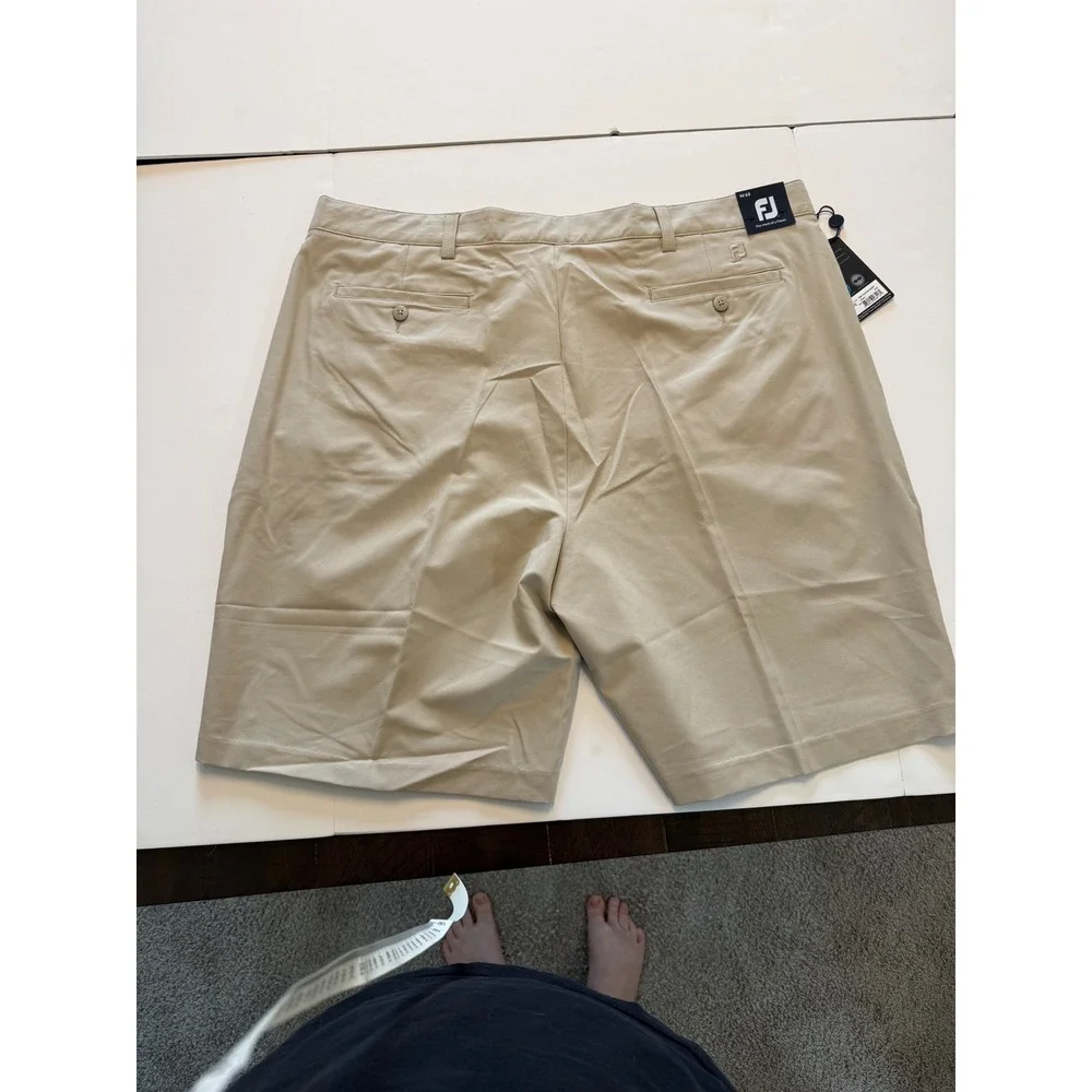 FootJoy Mens Perf Pleated Golf Shorts Khaki Beige 24075 Size 40 NWT